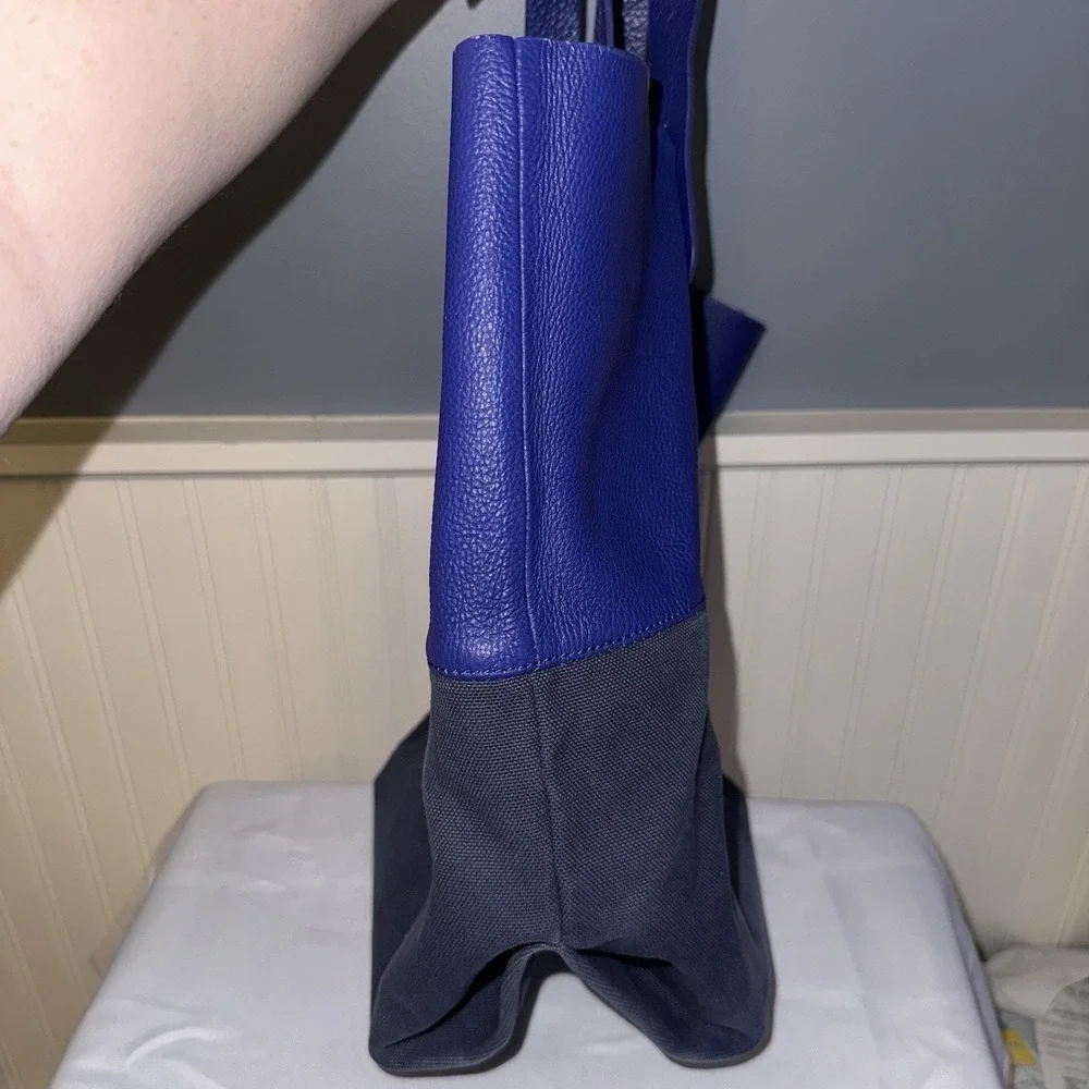 The Unbranded Brand royal blue